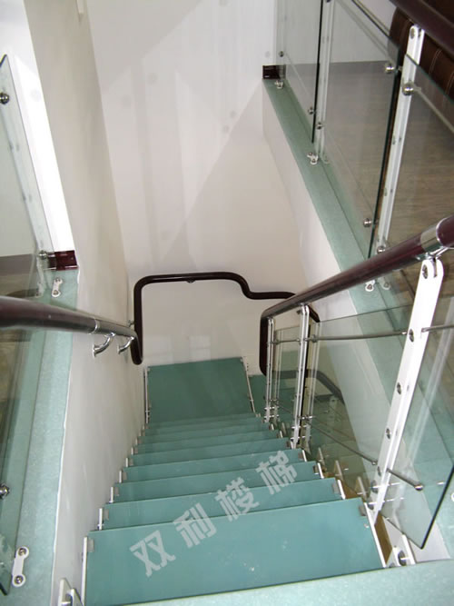 �p�����ݮaƷ